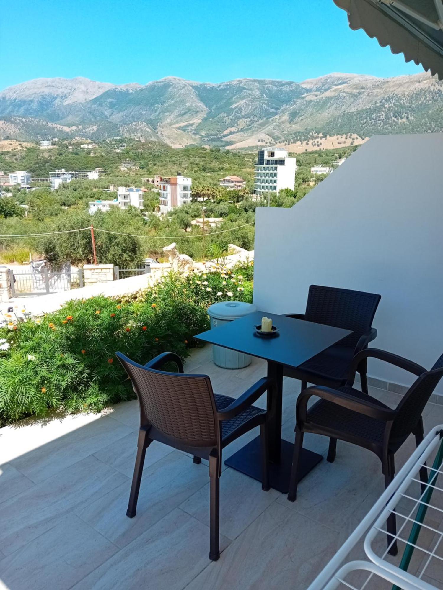 Artur Apartments Химара Экстерьер фото