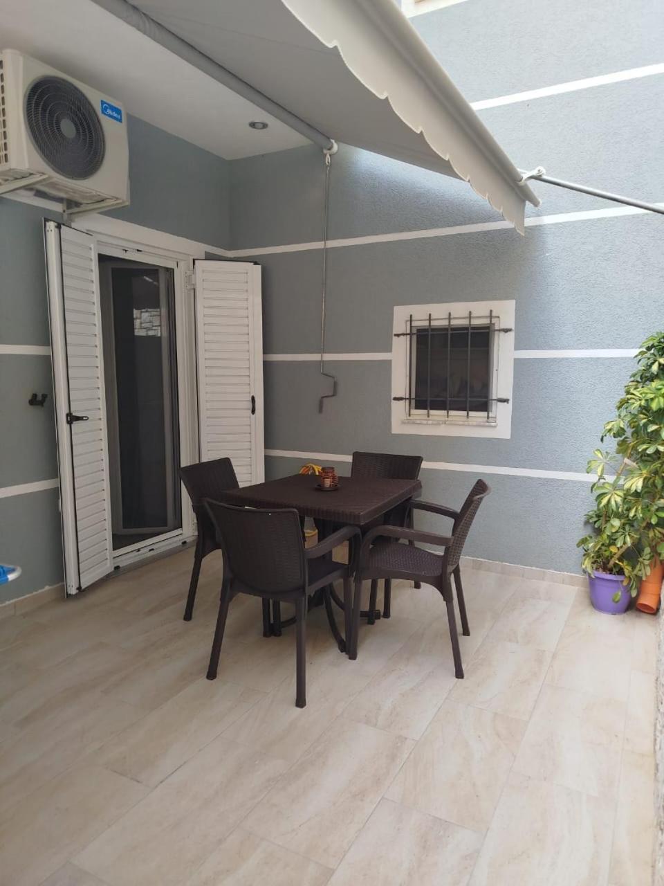 Artur Apartments Химара Экстерьер фото